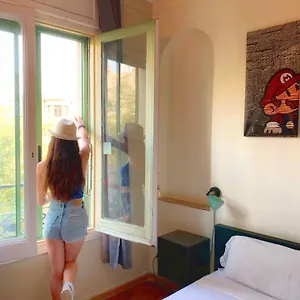  Hostel Wow